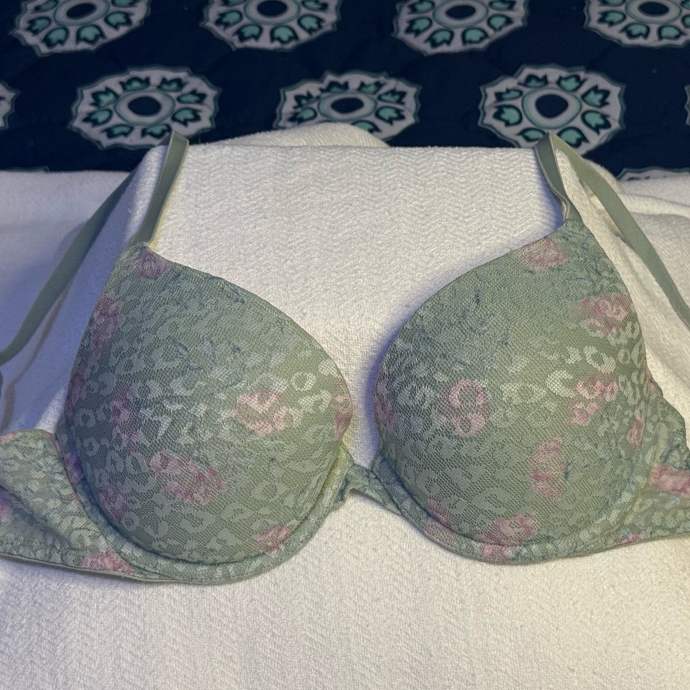 Pink by Victoria's Secret 32-D Green and Pink Lace Bra Padded